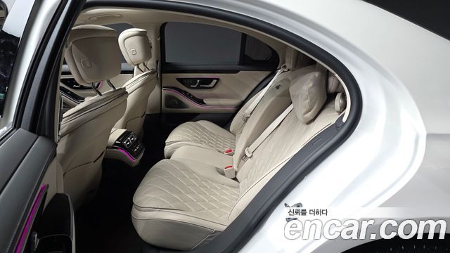 Mercedes-Benz S-Class 2023 — photo 16
