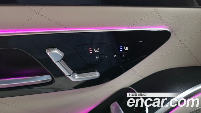 Mercedes-Benz S-Class 2023 — photo 28