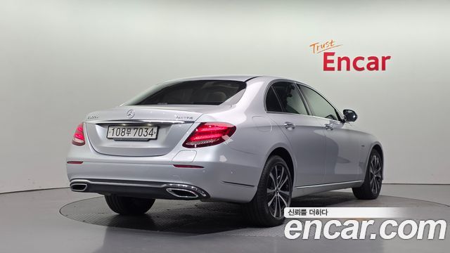 Mercedes-Benz E-Class 2020 — photo 2