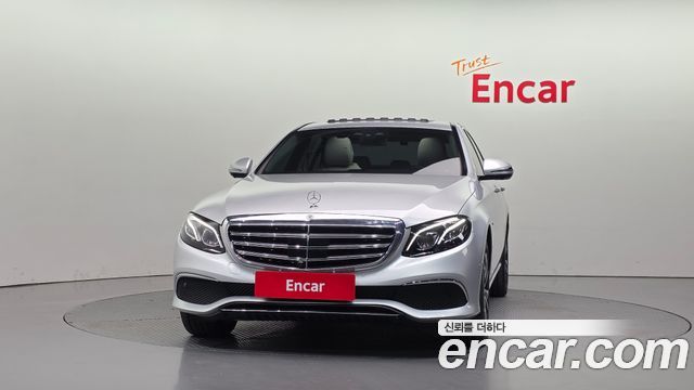 Mercedes-Benz E-Class 2020 — photo 3