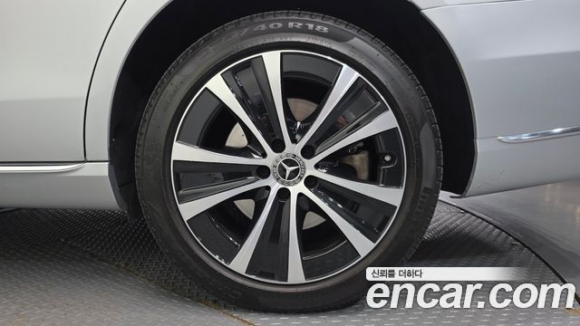 Mercedes-Benz E-Class 2020 — photo 5