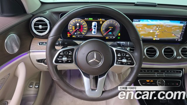 Mercedes-Benz E-Class 2020 — photo 12