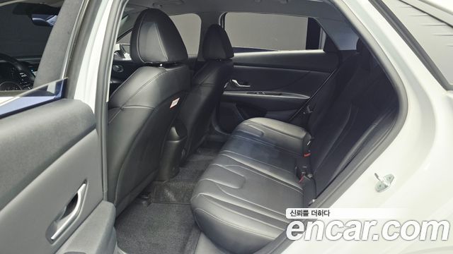 Hyundai AVANTE 2023 — photo 18