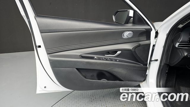 Hyundai AVANTE 2023 — photo 14
