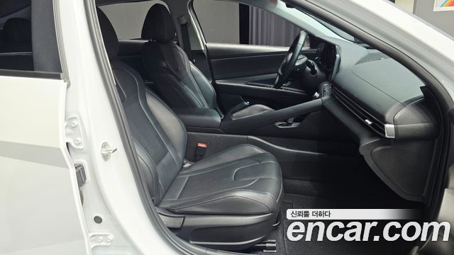 Hyundai AVANTE 2023 — photo 16