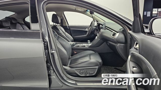 Genesis G70 2019 — photo 11