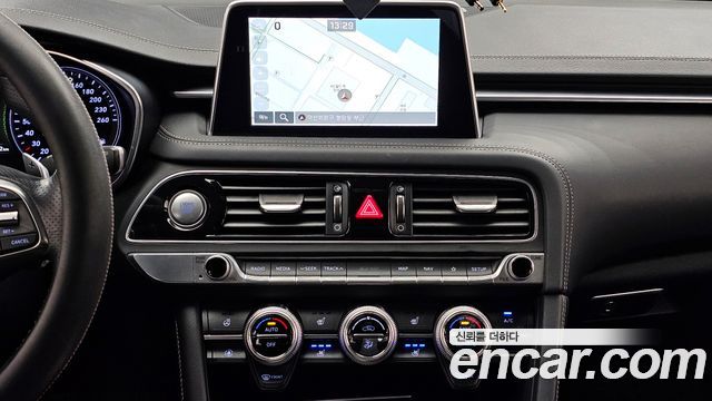 Genesis G70 2019 — photo 14