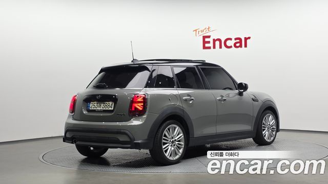 Mini Cooper 2022 — photo 2
