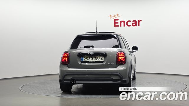 Mini Cooper 2022 — photo 4