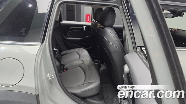 Mini Cooper 2022 — photo 12