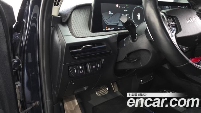 Kia EV6 2023 — photo 13