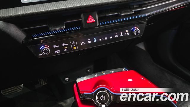 Kia EV6 2023 — photo 17