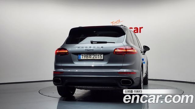Porsche Cayenne 2015 — photo 4