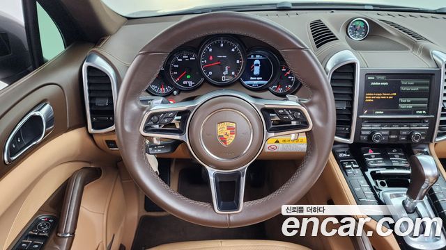 Porsche Cayenne 2015 — photo 13