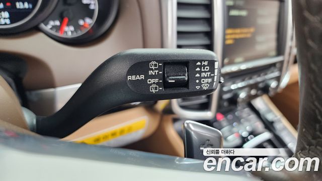 Porsche Cayenne 2015 — photo 20