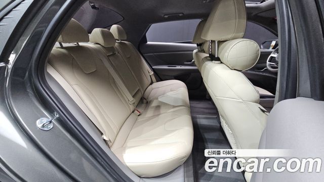 Hyundai AVANTE 2023 — photo 17