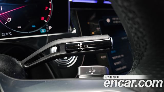 Mercedes-Benz E-Class 2024 — photo 12