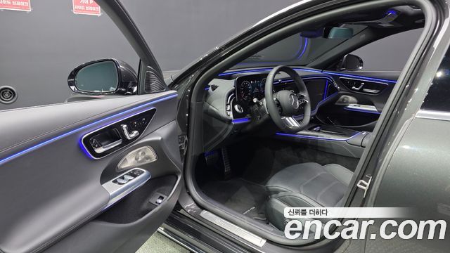Mercedes-Benz E-Class 2024 — photo 13