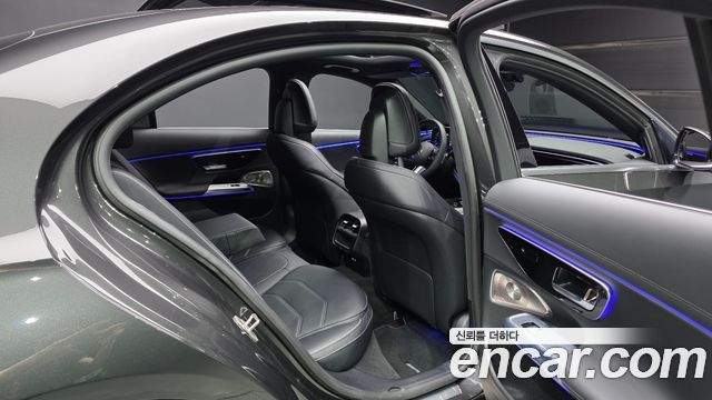 Mercedes-Benz E-Class 2024 — photo 18