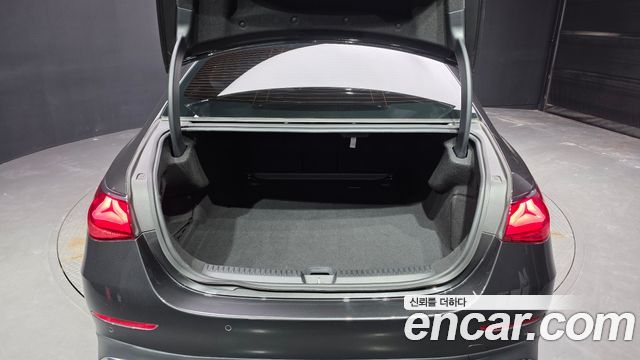 Mercedes-Benz E-Class 2024 — photo 26