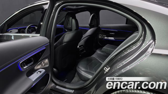 Mercedes-Benz E-Class 2024 — photo 16