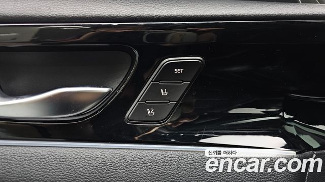 Kia K7 2017 — photo 23