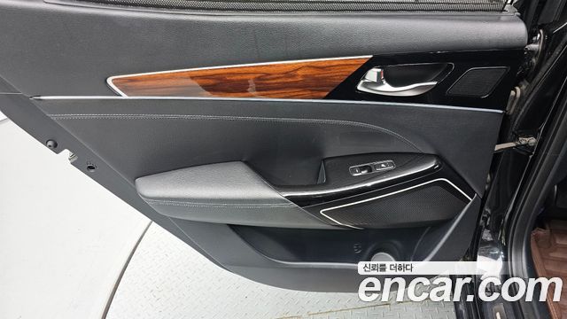 Kia K7 2017 — photo 15