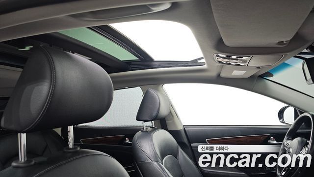 Kia K7 2017 — photo 32