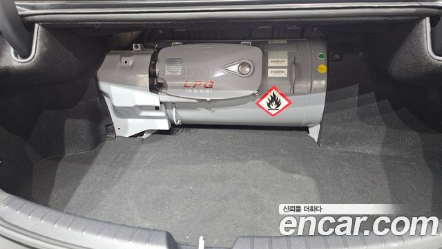 Kia K7 2017 — photo 38