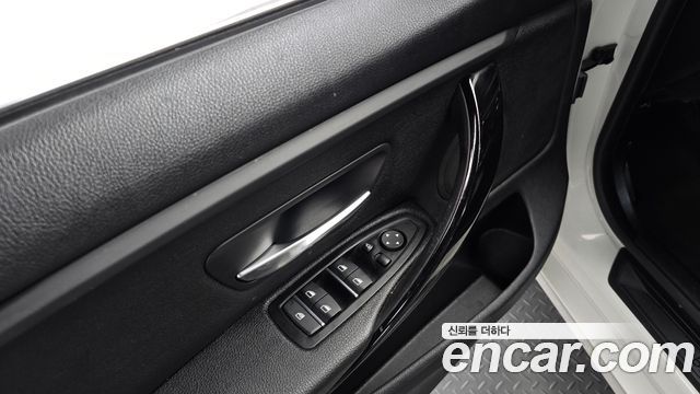 BMW 4-Series 2020 — photo 19