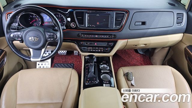Kia Canival 2016 — photo 10
