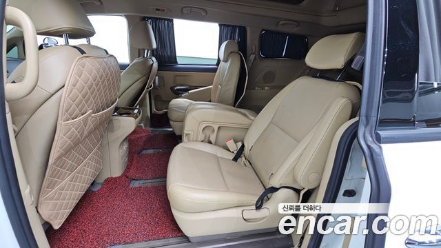 Kia Canival 2016 — photo 18