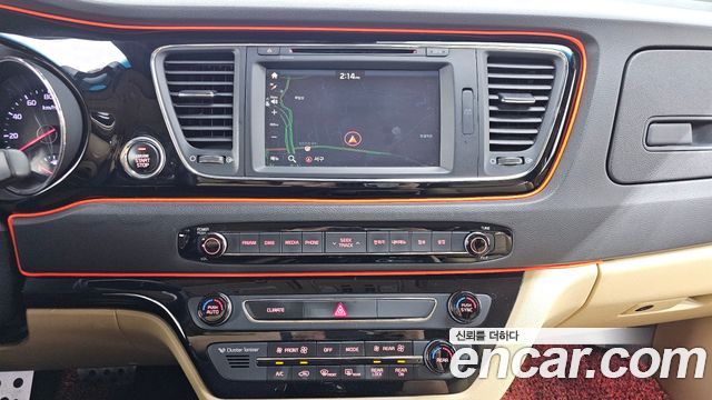 Kia Canival 2016 — photo 20