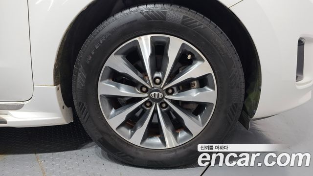 Kia Canival 2016 — photo 7