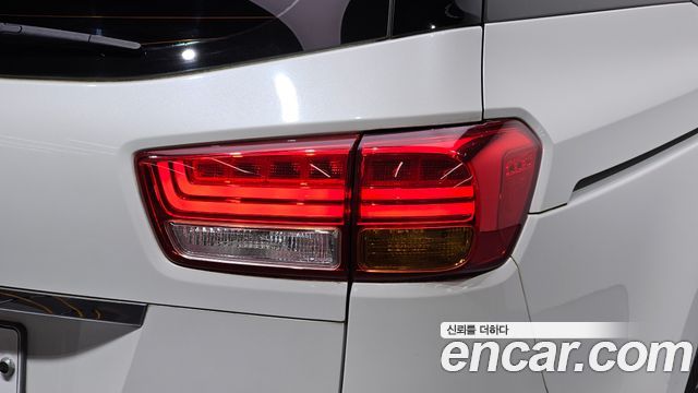 Kia Canival 2016 — photo 9
