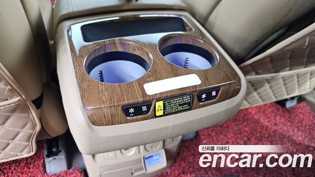 Kia Canival 2016 — photo 32