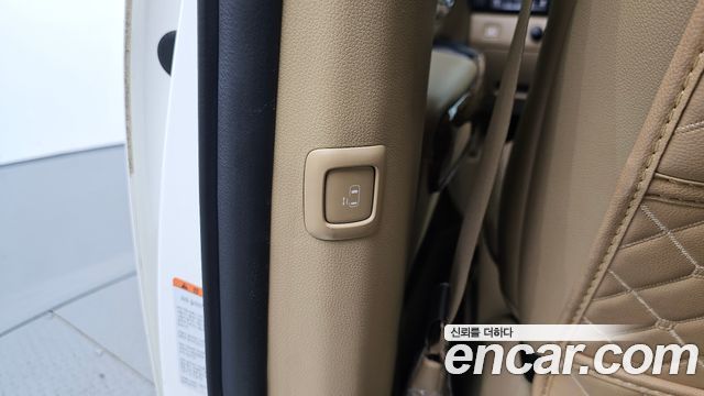 Kia Canival 2016 — photo 34