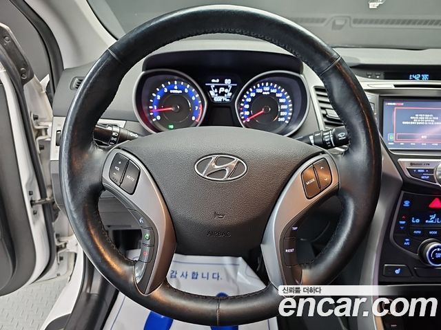 Hyundai AVANTE 2016 — photo 9