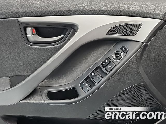Hyundai AVANTE 2016 — photo 15