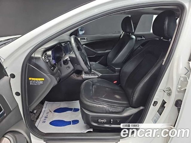 Kia K5 2011 — photo 11