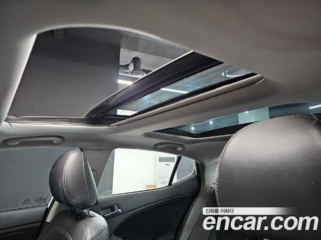 Kia K5 2011 — photo 14