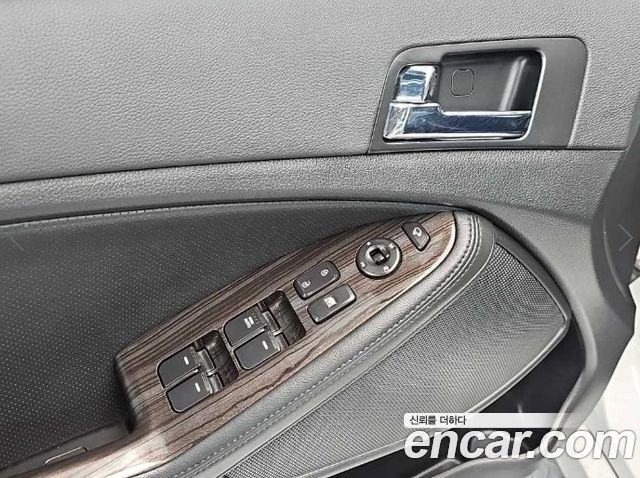 Kia K5 2011 — photo 15