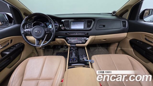 Kia Canival 2018 — photo 7