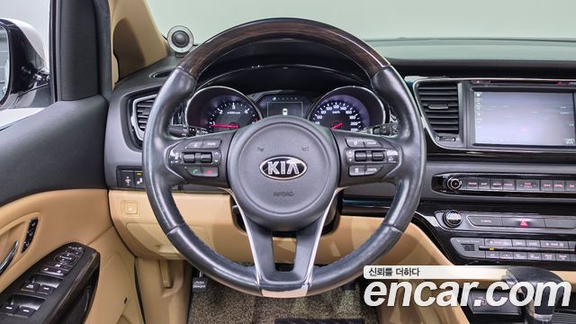 Kia Canival 2018 — photo 13