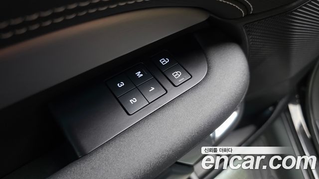 Land Rover Discovery 2024 — photo 20