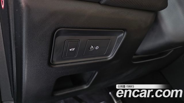 Land Rover Discovery 2024 — photo 26