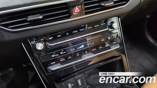 Kia K7 2020 — photo 31