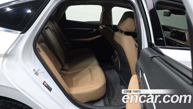 Hyundai Sonata 2020 — photo 18