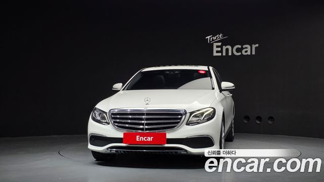 Mercedes-Benz E-Class 2017 — photo 3