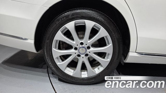 Mercedes-Benz E-Class 2017 — photo 5